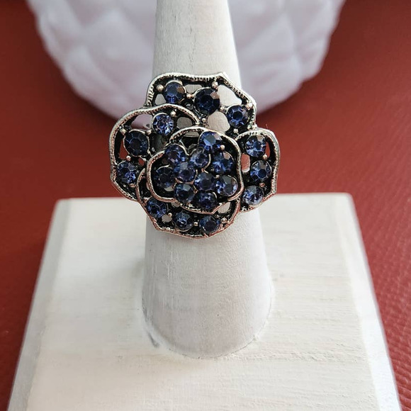 Flower Statement Ring with Deep Blue Rhinestones in Antique Silver Tone - Picture 1 of 3